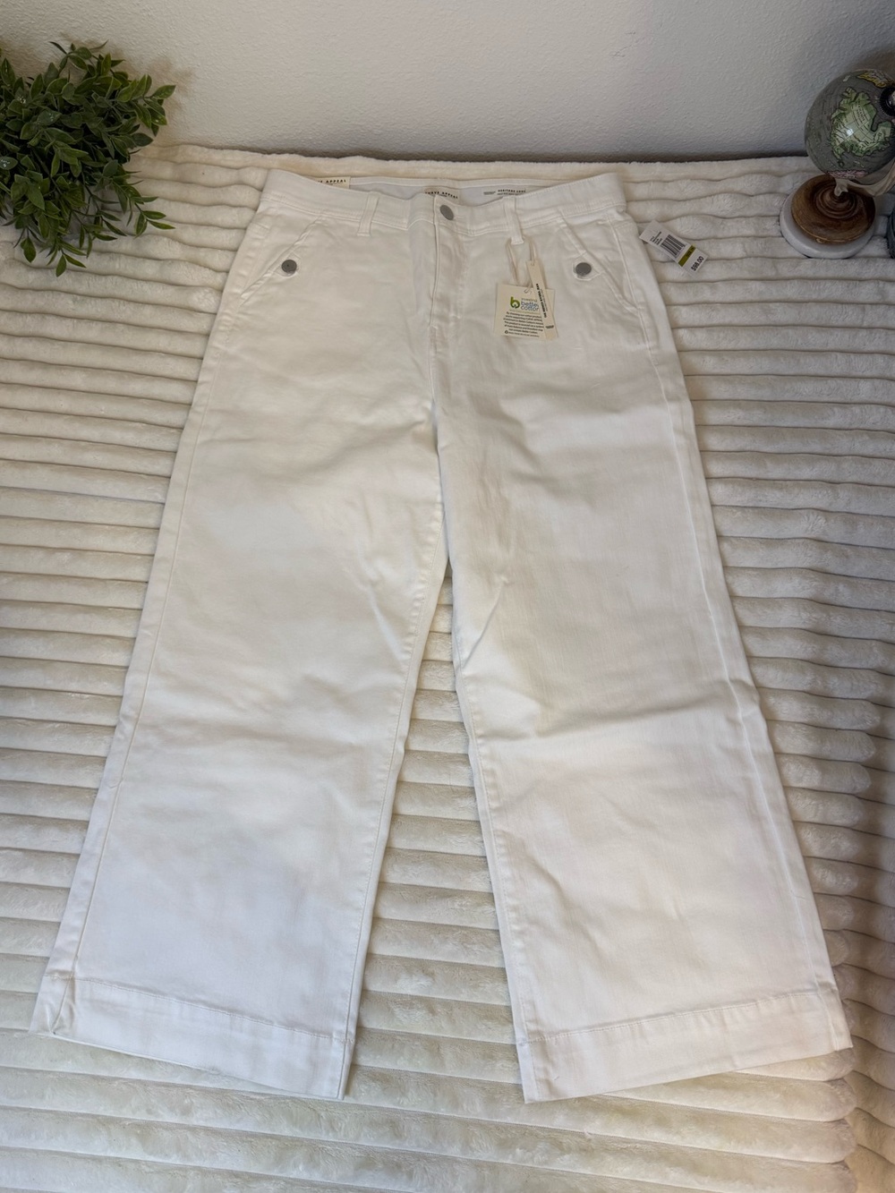 Curve Appeal white high rise wide leg crop jeans Size 14 32